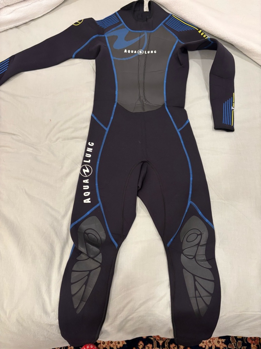 Women's Black & Blue Aqualung Wetsuit
